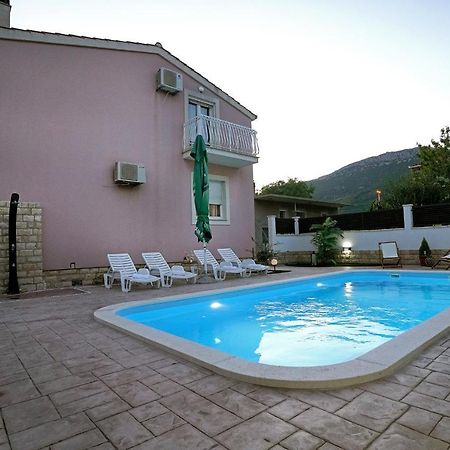 Villa Tago With Heated New Pool Каштела Экстерьер фото