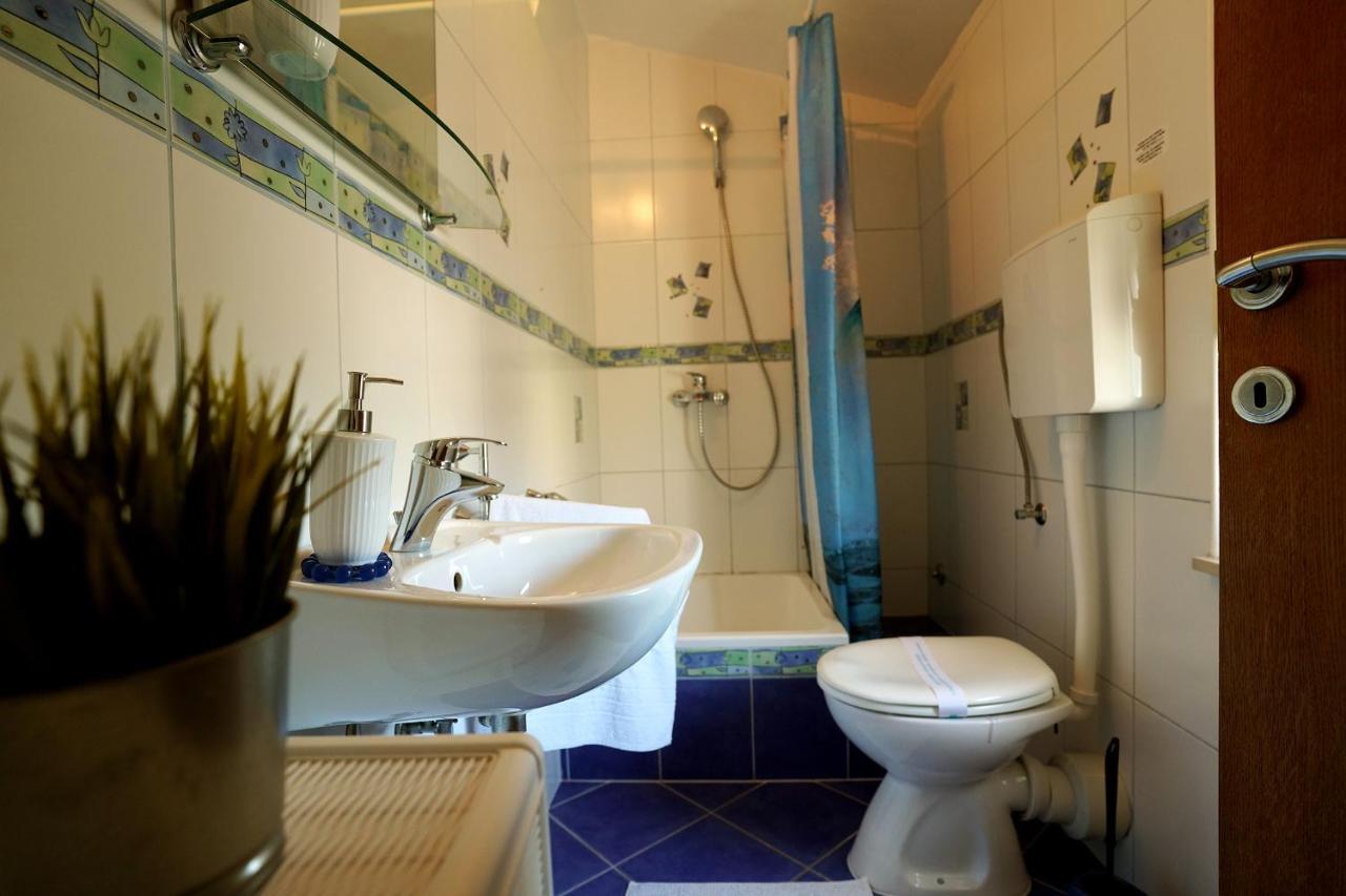 Villa Tago With Heated New Pool Каштела Экстерьер фото