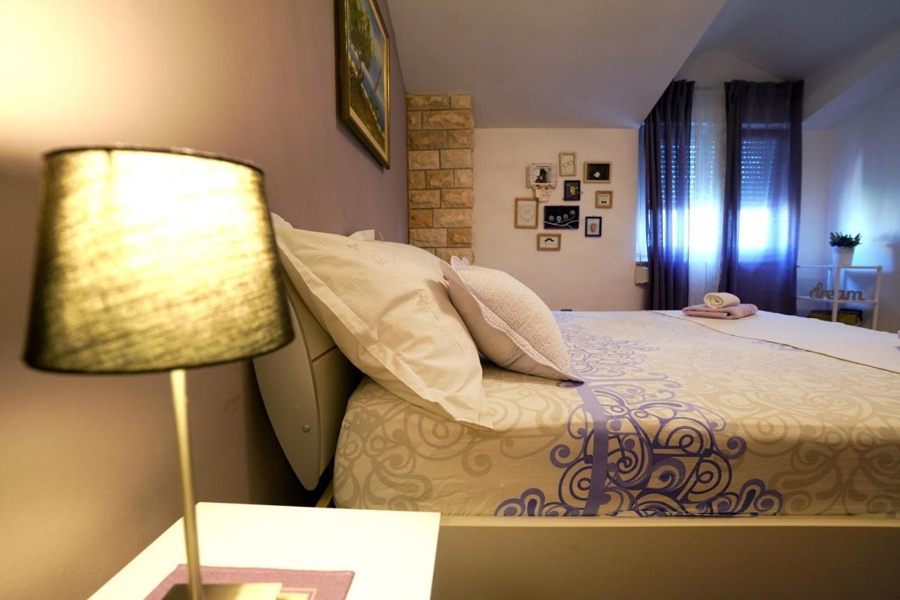 Villa Tago With Heated New Pool Каштела Экстерьер фото