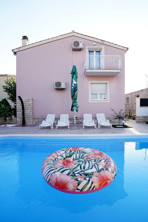 Villa Tago With Heated New Pool Каштела Экстерьер фото